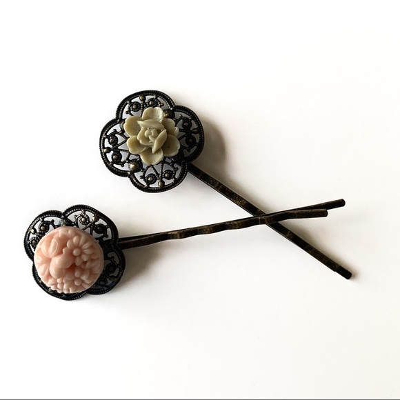 ♡ NWOT Vintage Bobby Pins - Picture 1 of 1